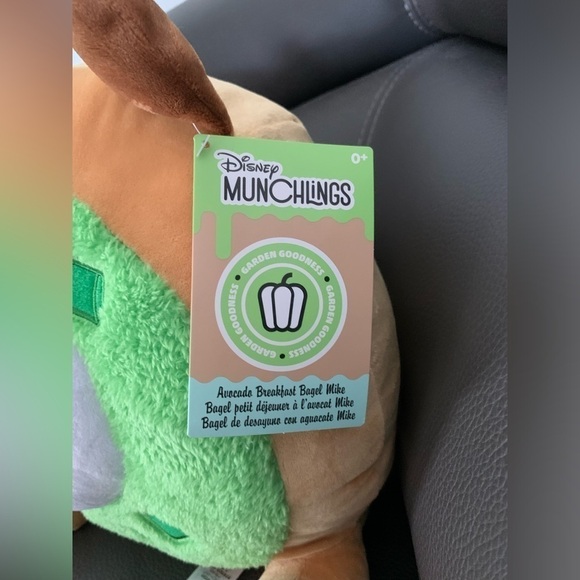 NWT Disney Munchlings Mike Wazowski Avocado Breakfast Bagel Monsters Inc. 13.5” - Picture 4 of 9